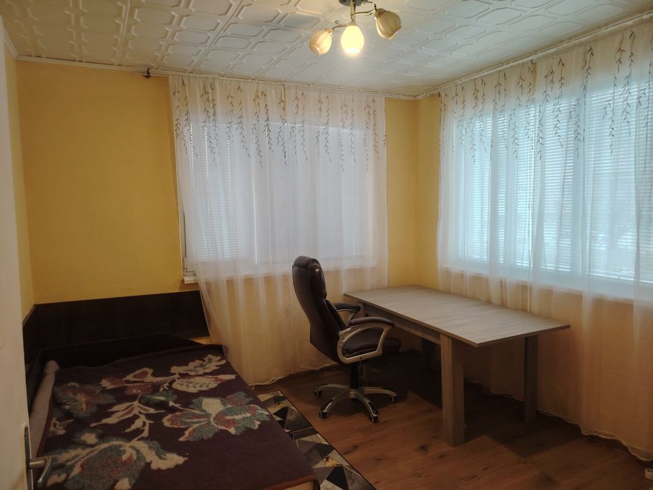 Етаж от къща кв. Галата +1/2 от дворно място 420кв.м
