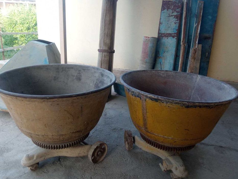 Mishalka qozonlari sotiladi.