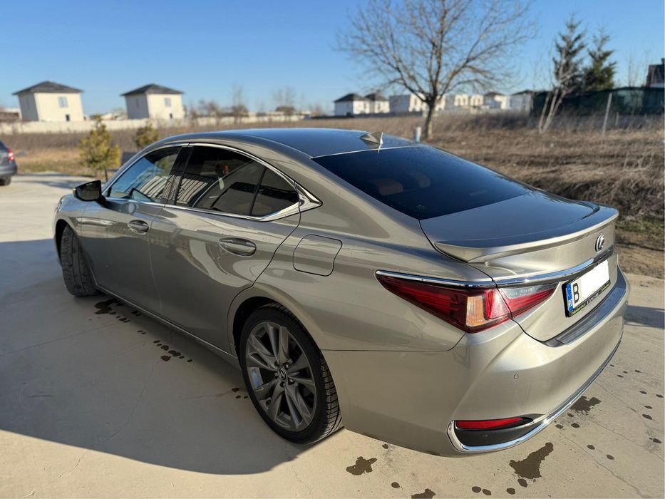LEXUS ES 2020 — imagine 2
