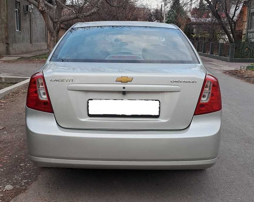 Продается Шевролет Ласетти 1.8
