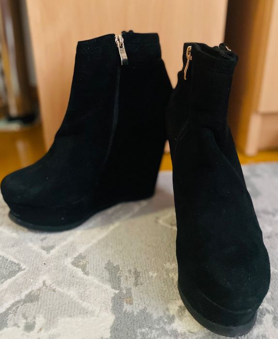 Ботильоны замшевые на платформе