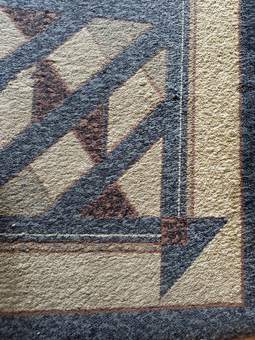 Продам ковер в отличном состоянии