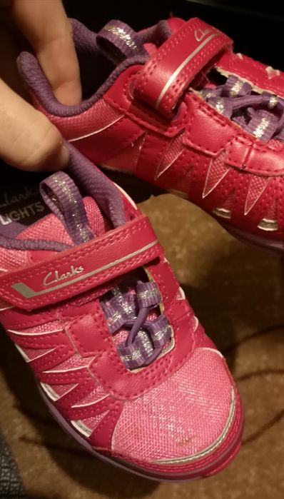 Нови светещи маратонки Clarks