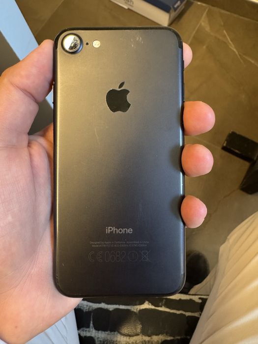 Продавам използвани iphone 6 и iphone 12