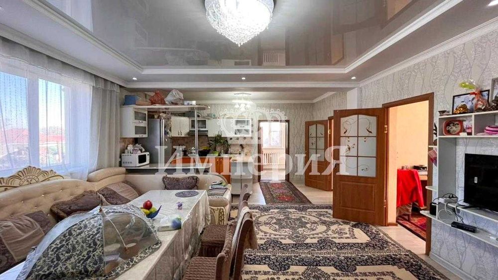 Продаётся дом с магазином