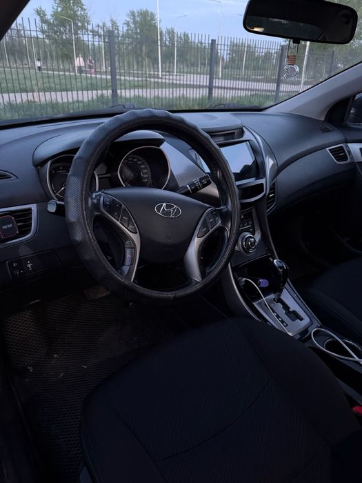 Продам элантру 2013