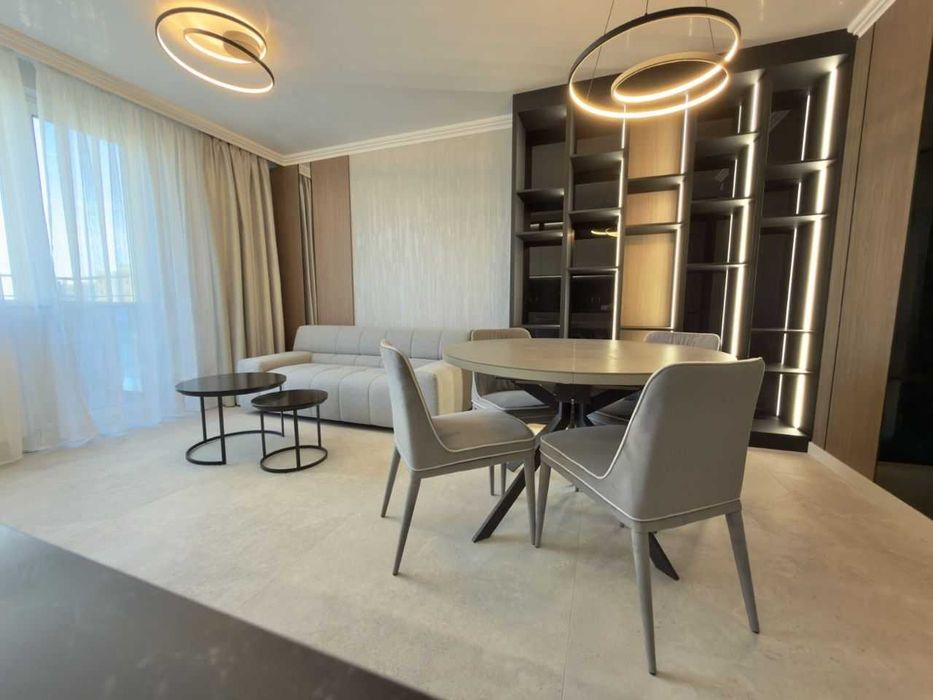 Дава се под наем Тристаен апартамент в София, Люлин 10 - 91 кв.м за 847.62 € - Снимка #1