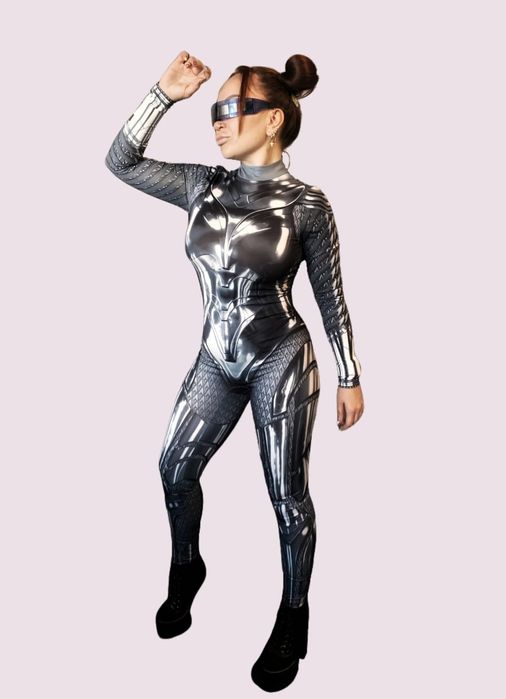 Продам  модный классный костюм