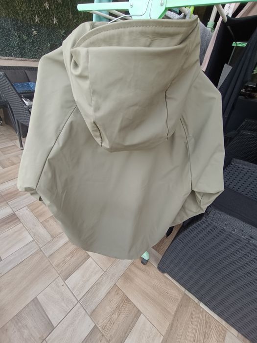 Geacă Zara impermeabilă pentru toamnă-iarnă