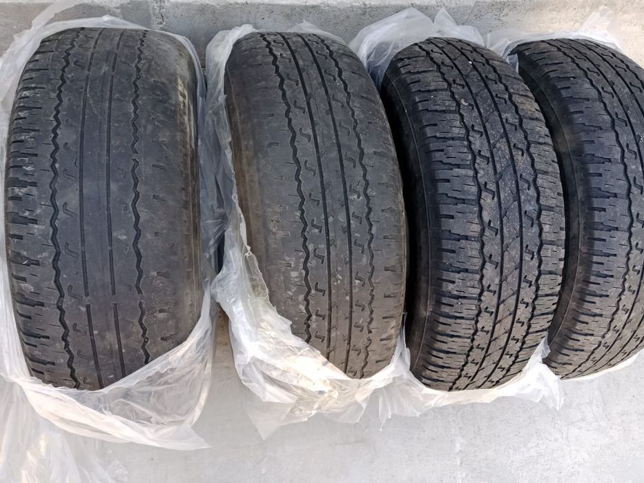 Продам покрышки R17 всесезонные б/у