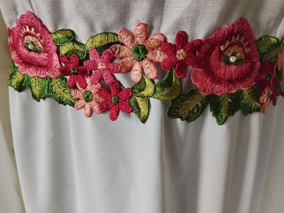 Rochie cu decor tradițional