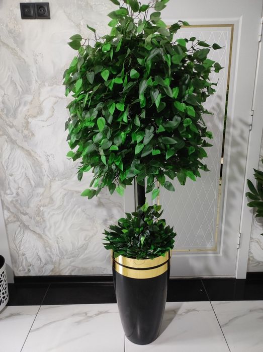 Искусственный декоративный дерево