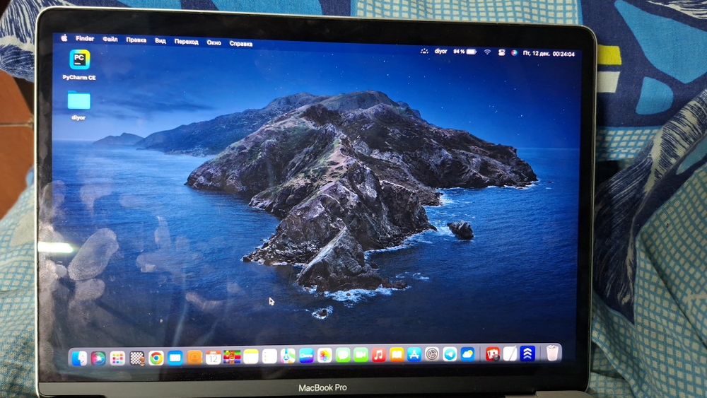 Macbook pro sotiladi