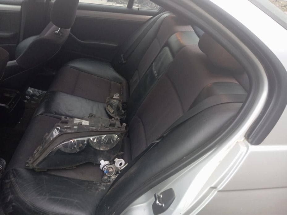 Продавам BMW E46 2.0 136 На Части