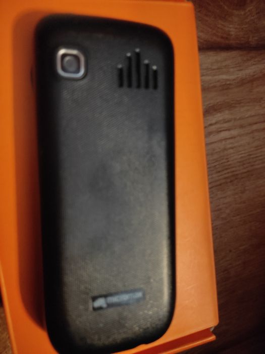 Мобильный телефон