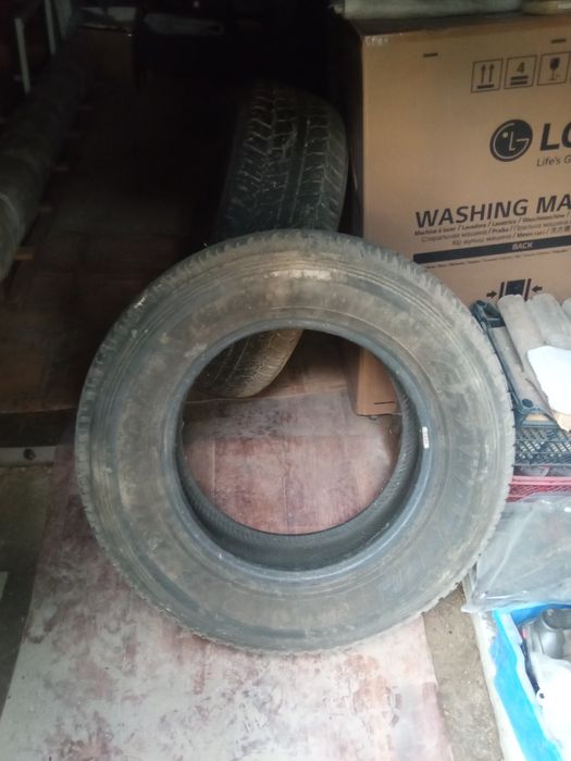 Продам отличные  Шины 265/65/R17