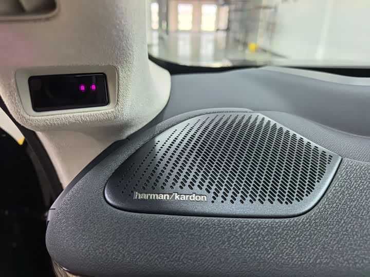 Lynk & Co 900  2.0T Explorer Edition