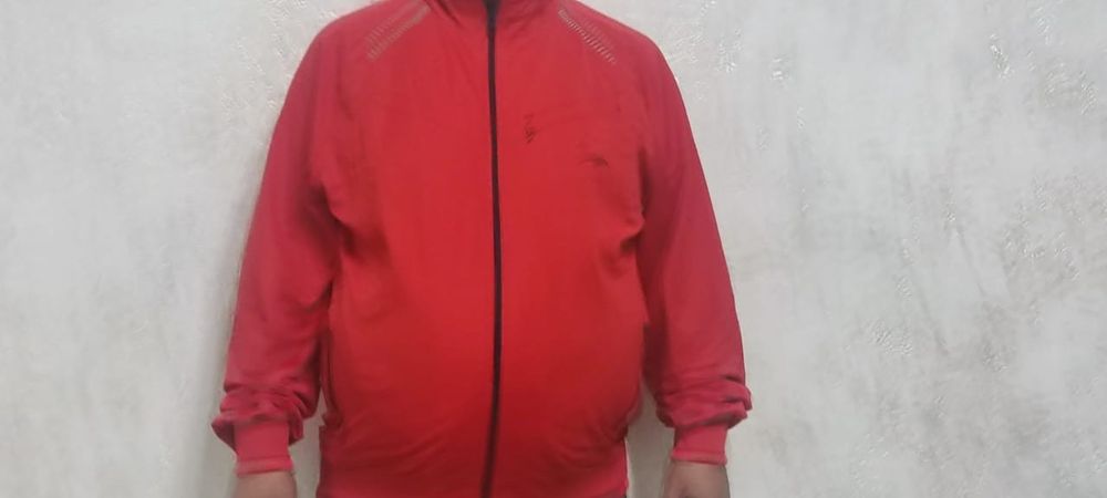 Продам спортивный костюм