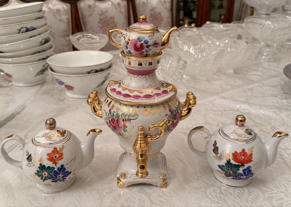 Самовар сувинирный Гжечь + 2 чайника бонус