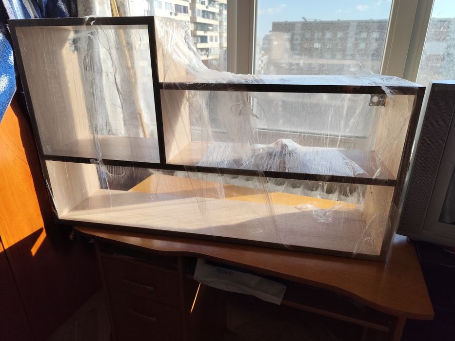 Етажерка за стена