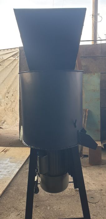 Universal drobilka