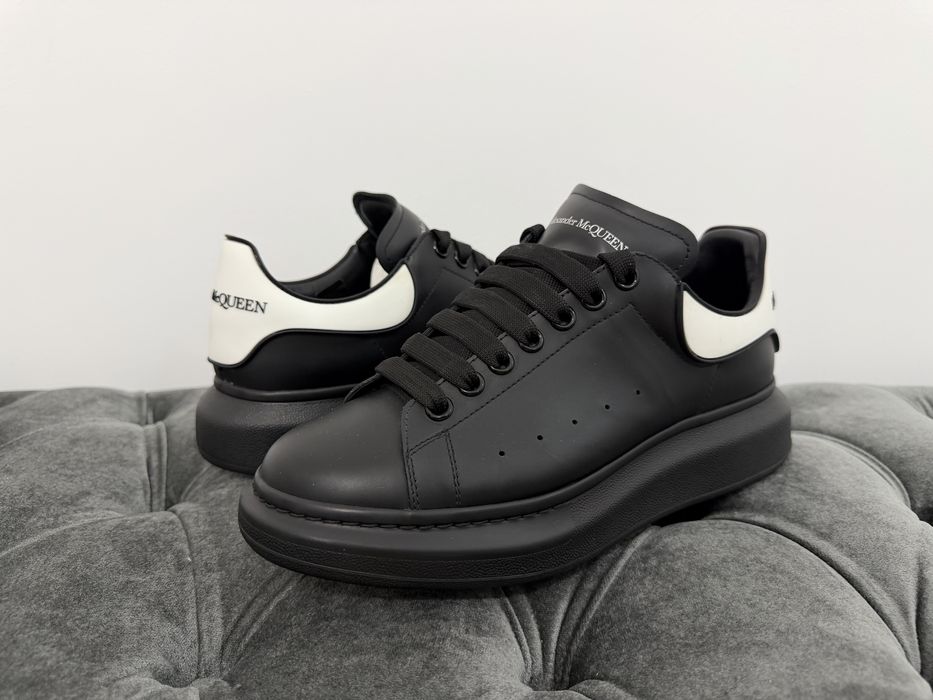 Colectie adidasi designer sneakers
