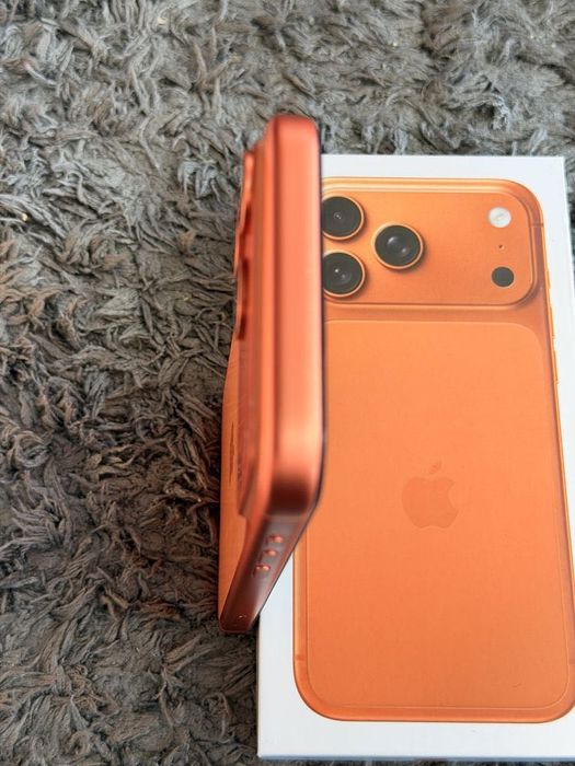 iPhone 17 pro max 256 Gb orange