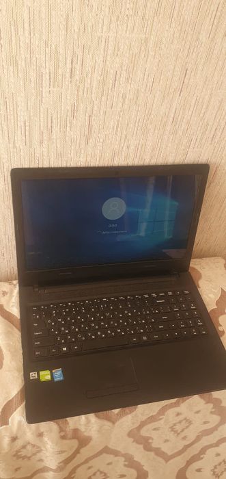 Продам ноутбук lenovo i core 3