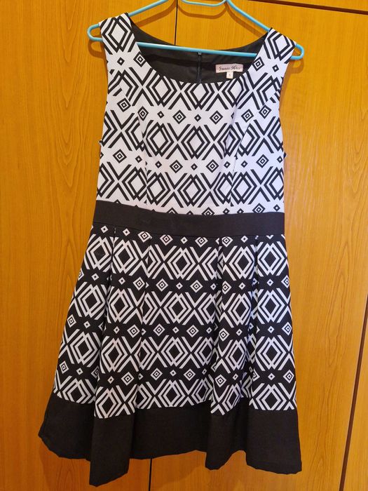 Рокли с къс ръкав/без ръкави