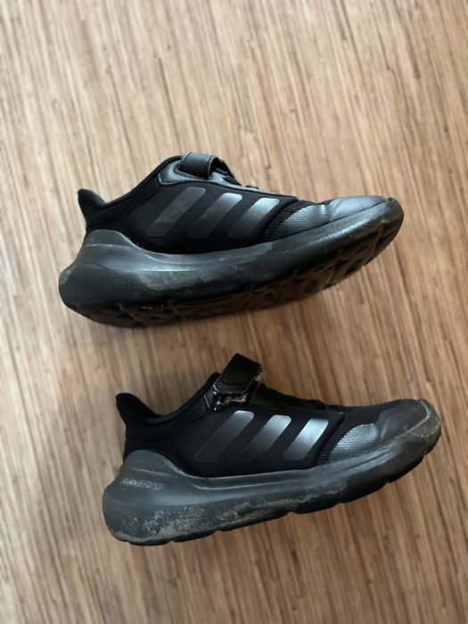 Кроссовки адидас 5000тг