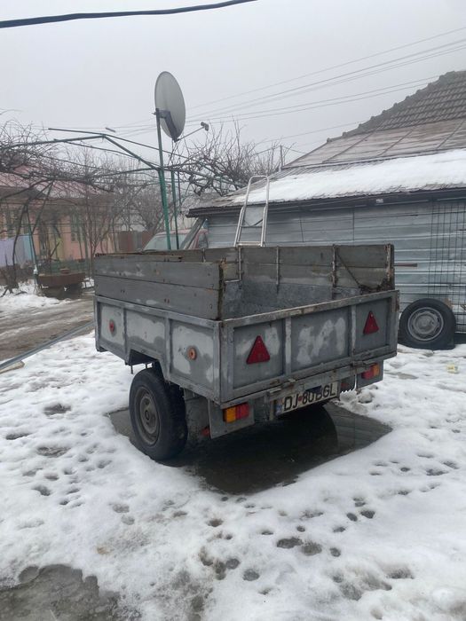 Vand remorca (400 kg volum )