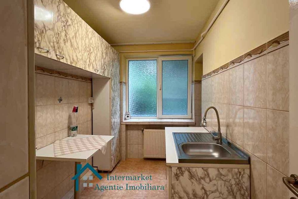 De vanzare  Apartament 2 camere parter