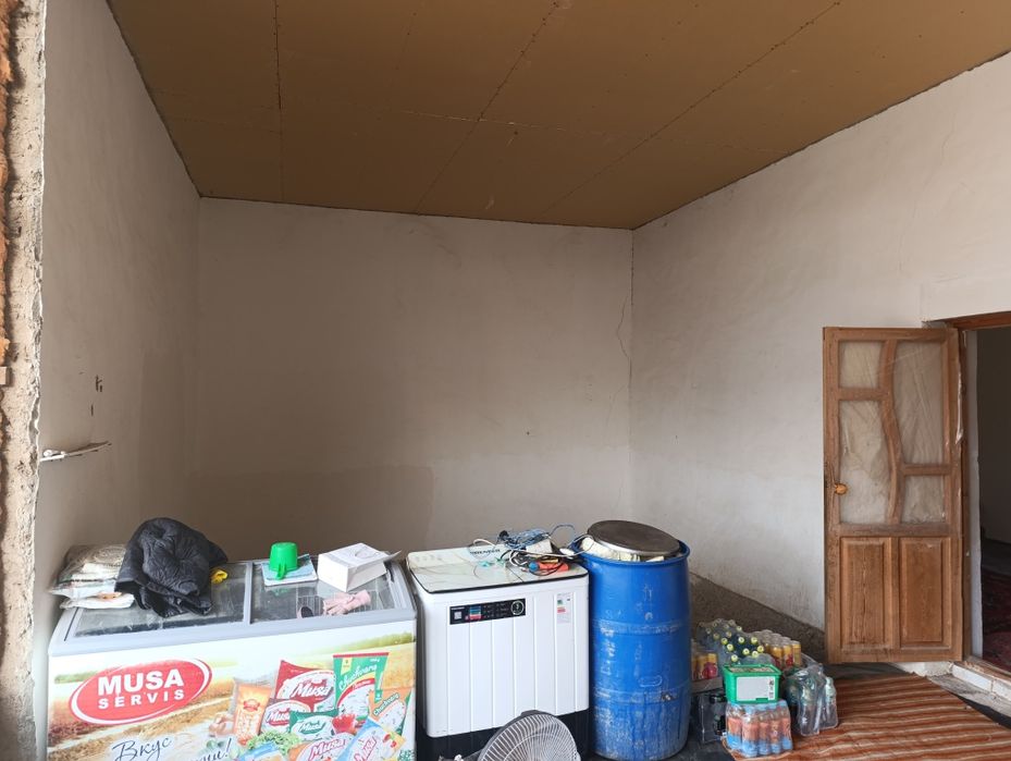 Hovli sotiladi toliq qurib bitqazilmagan