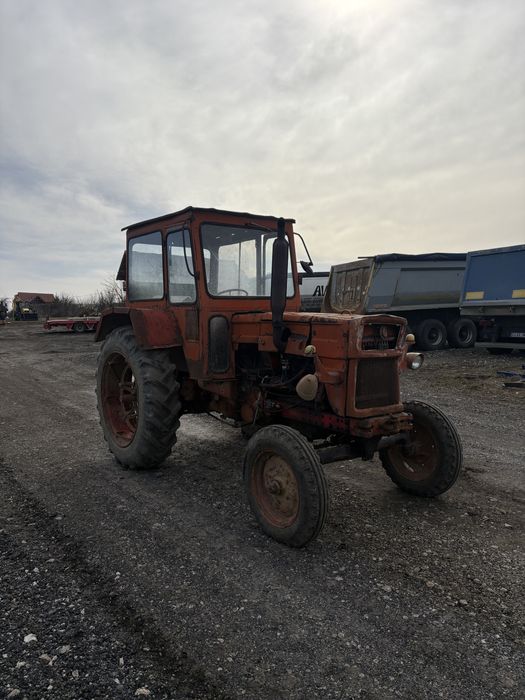 Tractor u 650 cu manobloc si frana de mana