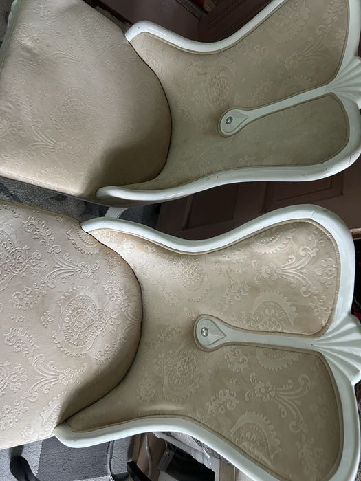 Scaun elegant cu mici defecte