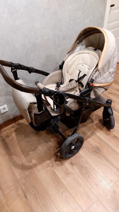 Детская коляска 3в 1
