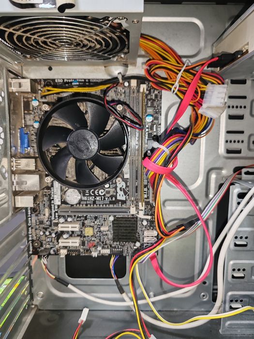 Системный блок. Без жёсткого диска.