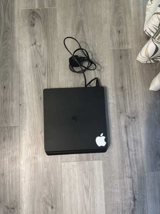 Vand Ps4 slim de 1TB