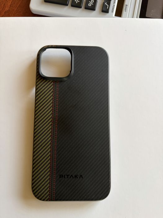 Страхотен карбонов калъф Pitaka за Iphone 15