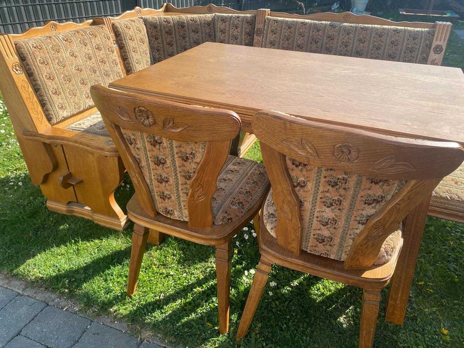 Vând colțar cu masă extensibilă