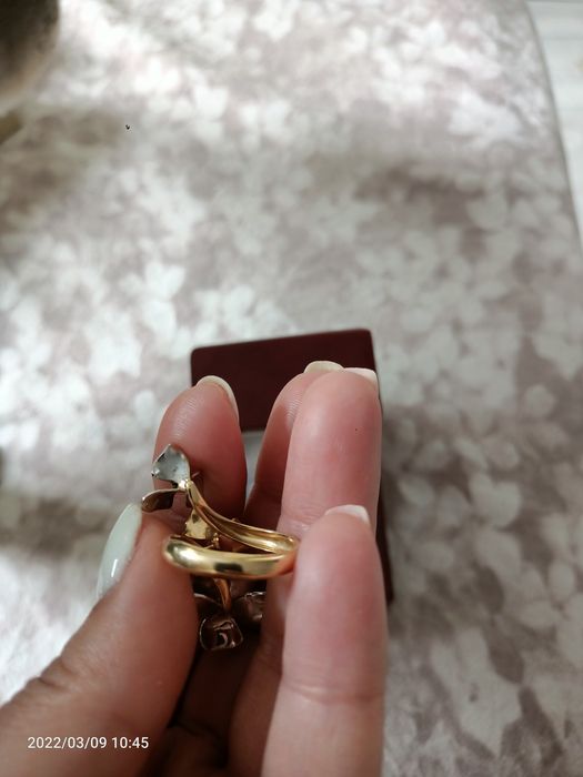 Продам кольцо золотое