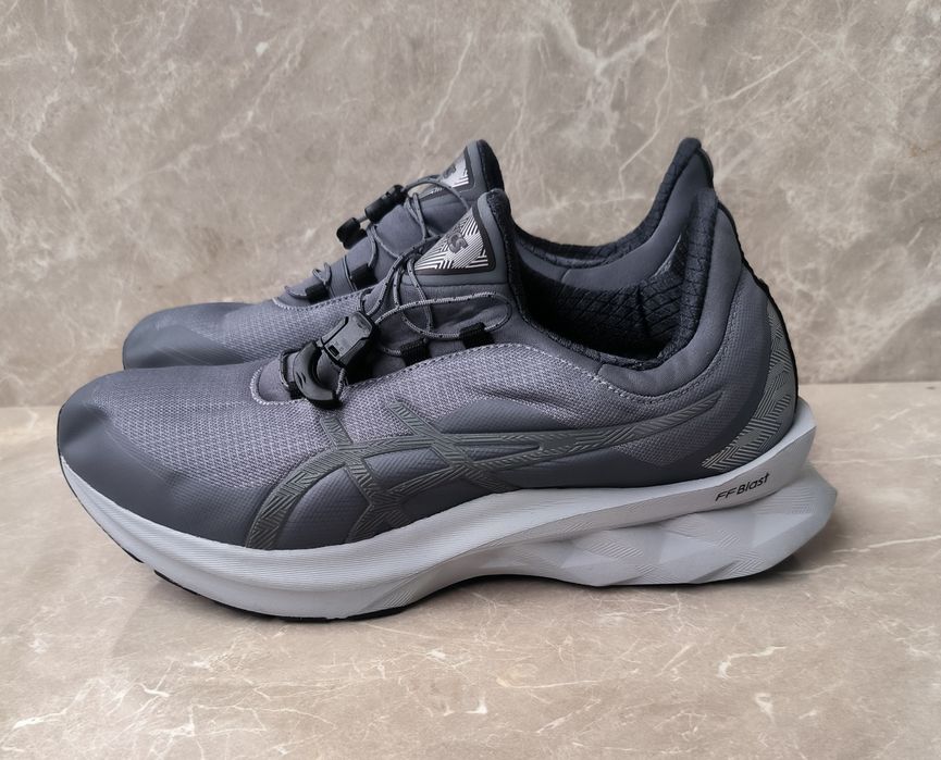 Asics Novablast номер 42