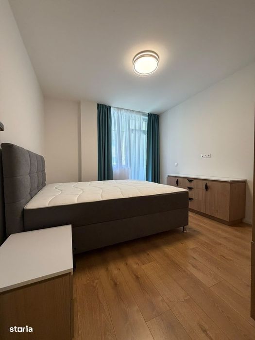 Apartament 3 camere, 2 bai, balcon, etaj intermediar, parcare