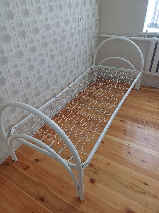 Кровать 1м 80 на метр 15000