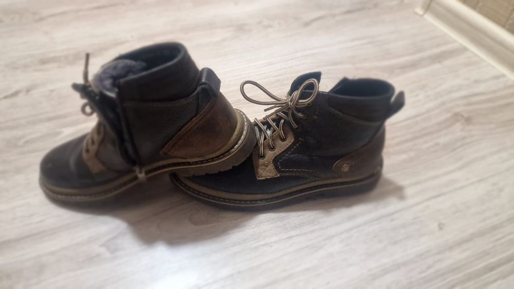 Продам зимние ботинки