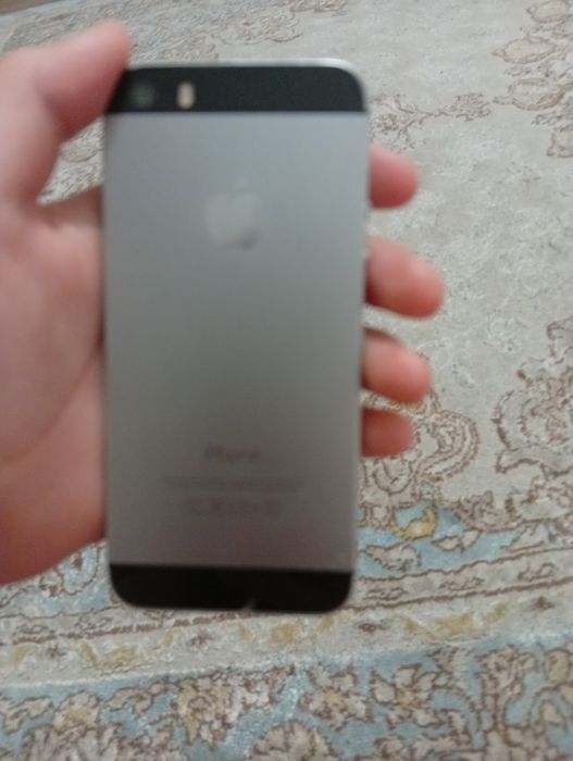 Продам Iphone 5s на запчасти