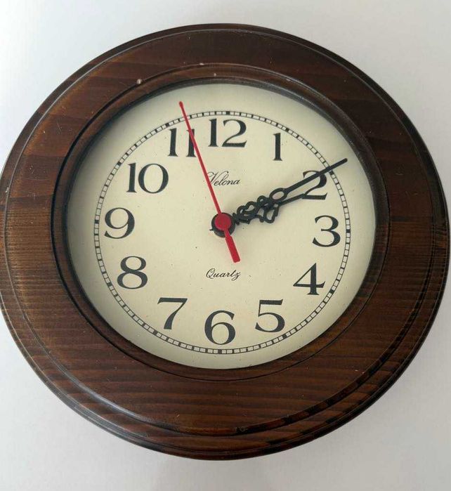 Винтидж дървен часовник с кварцов механизъм