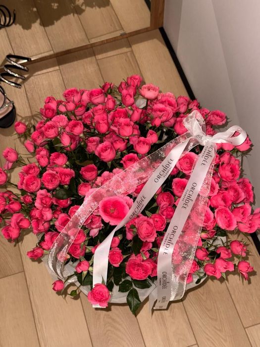 Кустовые розы очень красивые