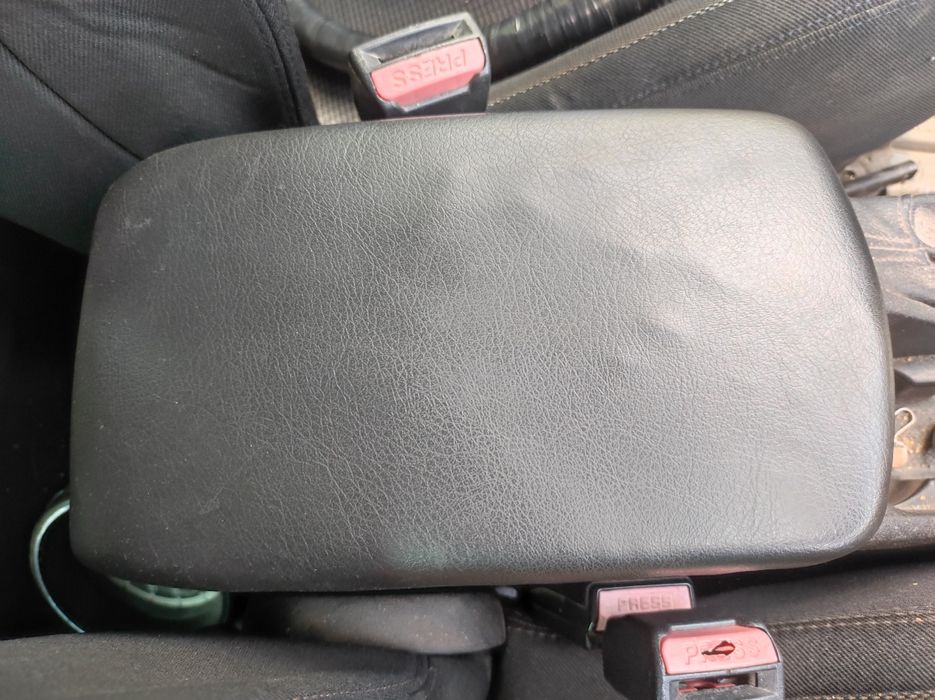 Подлакътник за Пежо-308