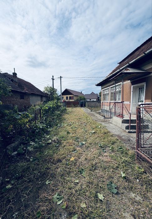 Teren 1278mp cu casa si anexa gospodareasca